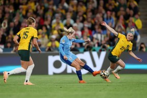 米乐M6首页-英格兰女足队发挥失常，止步八强