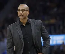 快船三分球命中率高,轻取尼克斯(快船三分球命中率高,轻取尼克斯命中率低) 快船三分球命中率高,轻取尼克斯(快船三分球命中率高,轻取尼克斯命中率低)