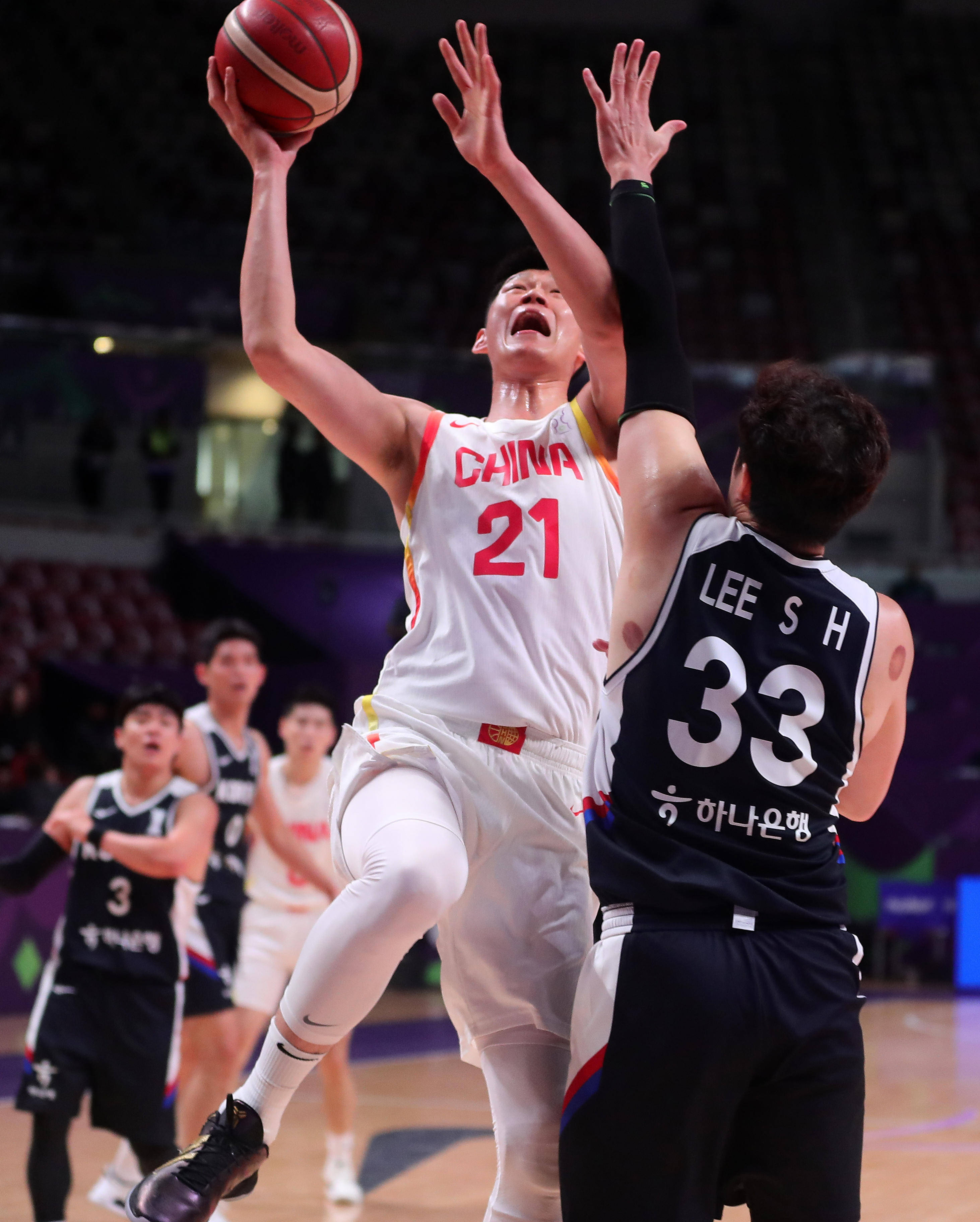 亚洲杯赛场风起云涌，中国队士气高昂备战长路漫漫(亚洲杯足球赛2021中国队赛程)