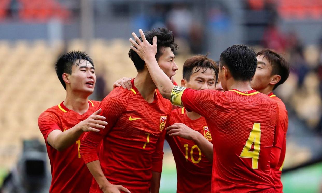 亚洲杯赛场风起云涌，中国队士气高昂备战长路漫漫(亚洲杯足球赛2021中国队赛程)