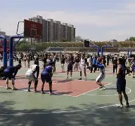 联赛冠军争夺战打响，双方球队此起彼伏(联赛杯夺冠)