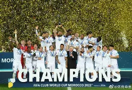 联赛冠军争夺战打响，双方球队此起彼伏(联赛杯夺冠)