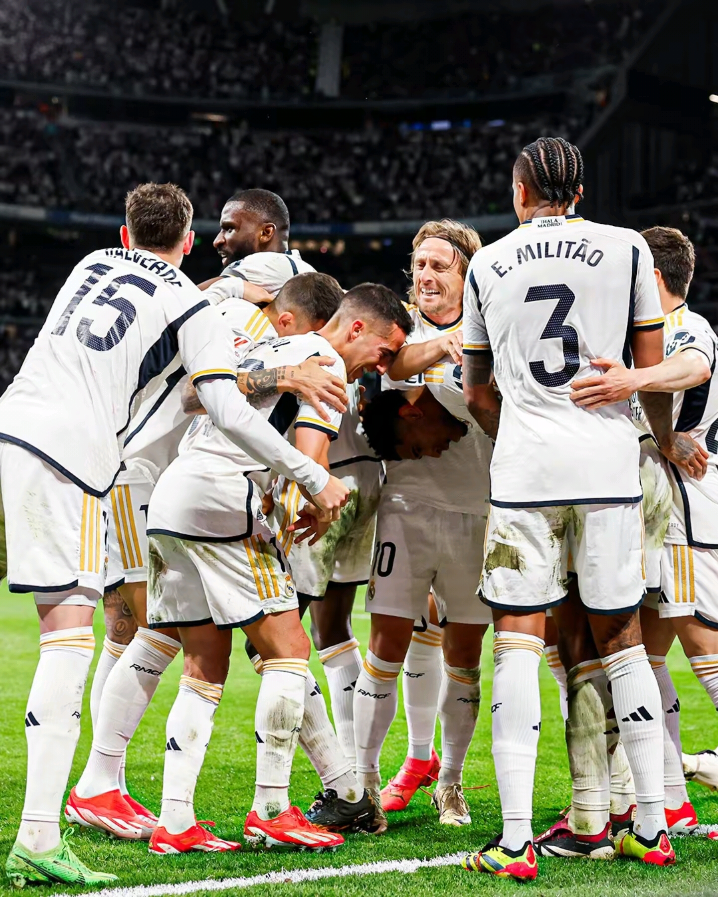 足球职业联赛近期对决引发球迷观赛热情高涨的简单介绍 足球职业联赛近期对决引发球迷观赛热情高涨的简单介绍